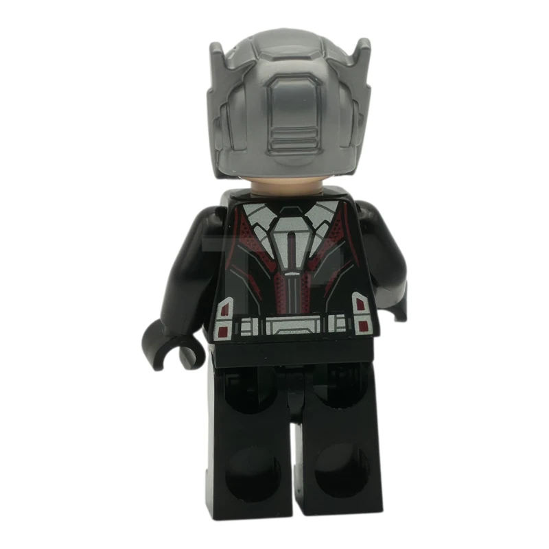 LEGO&reg; sh1045 Ant-Man (Scott Lang) - Black Suit, Closed Helmet