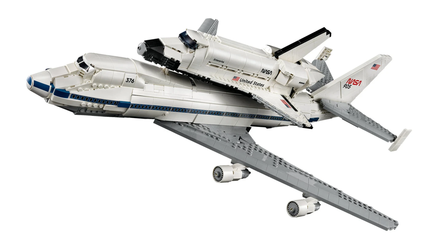 LEGO&reg; 10360 Shuttle Carrier Aircraft