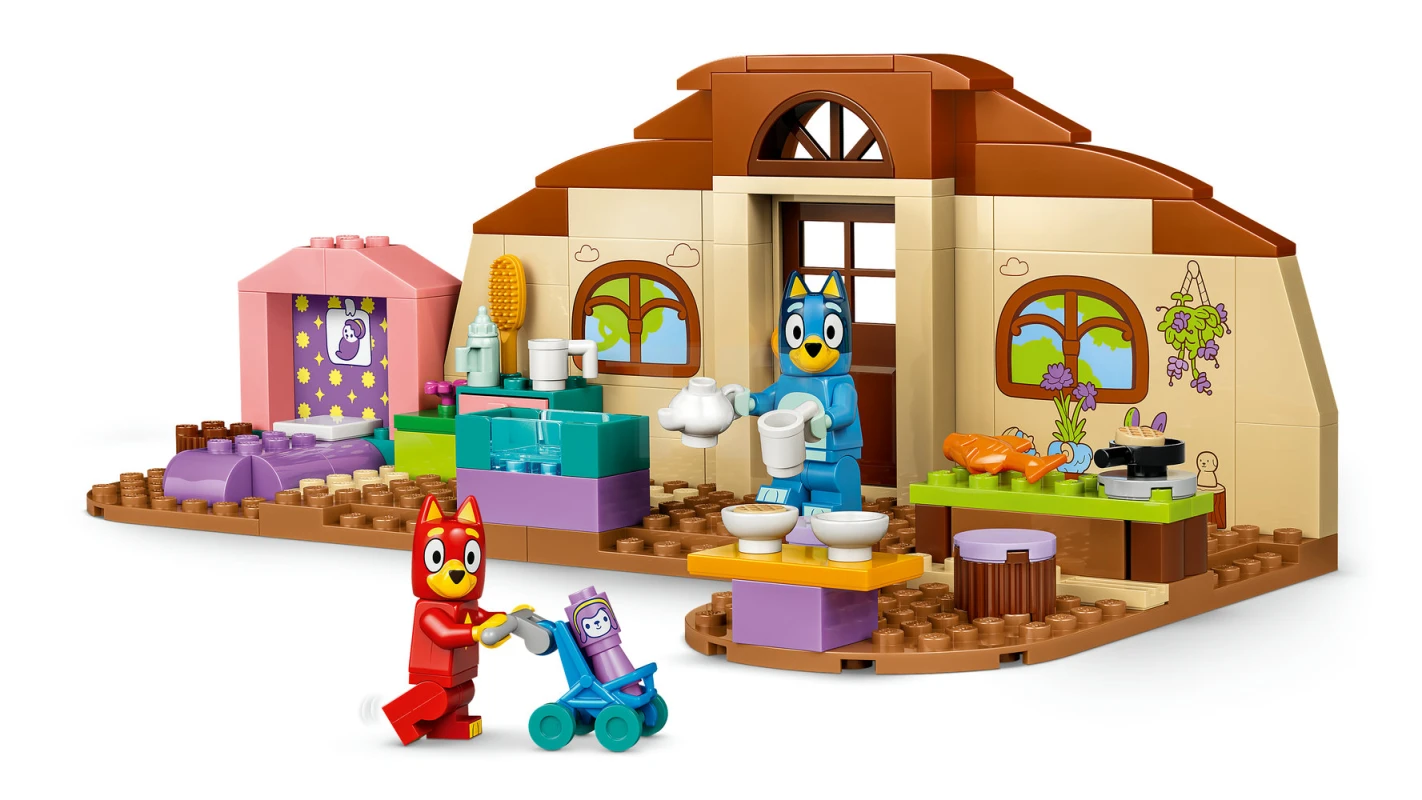 LEGO&reg; 11221 School with Rusty and Bluey