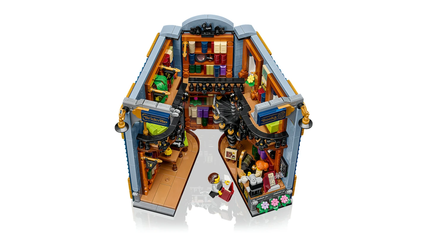 LEGO&reg; 11379 Bookstore: Book Nook