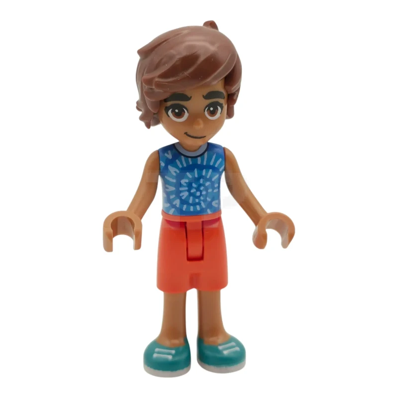 LEGO&reg; frnd0905 Friends Leo - T-shirt bleu sans manches avec motif en spirale, short orange-rougeâtre, chaussures turquoise foncé