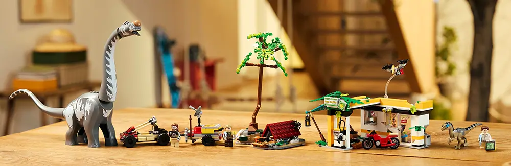 LEGO Raptor & Titanosaurus Tracking Mission