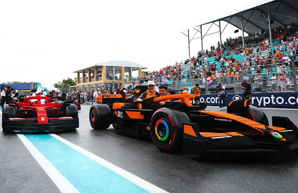 LEGO F1 Bricks on Track